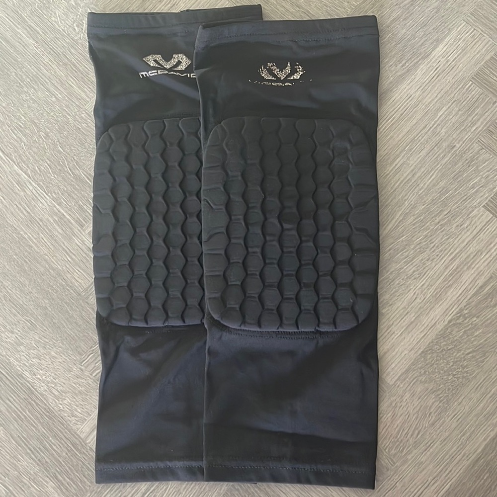 Mcdavid knee pads
